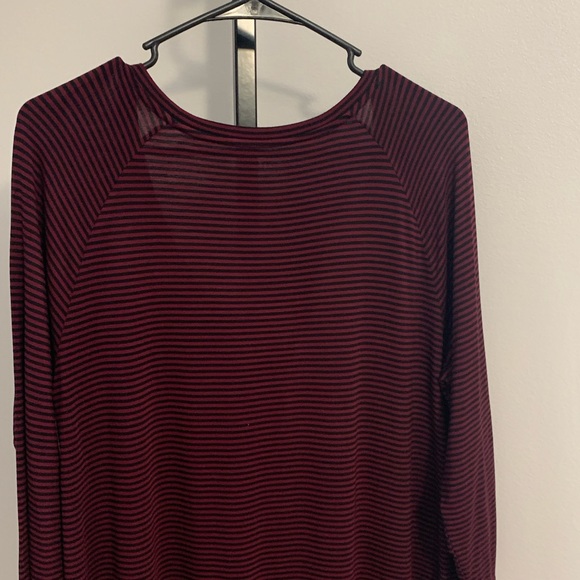 A.n.a Black and Burgundy Layering Top - Picture 6 of 16